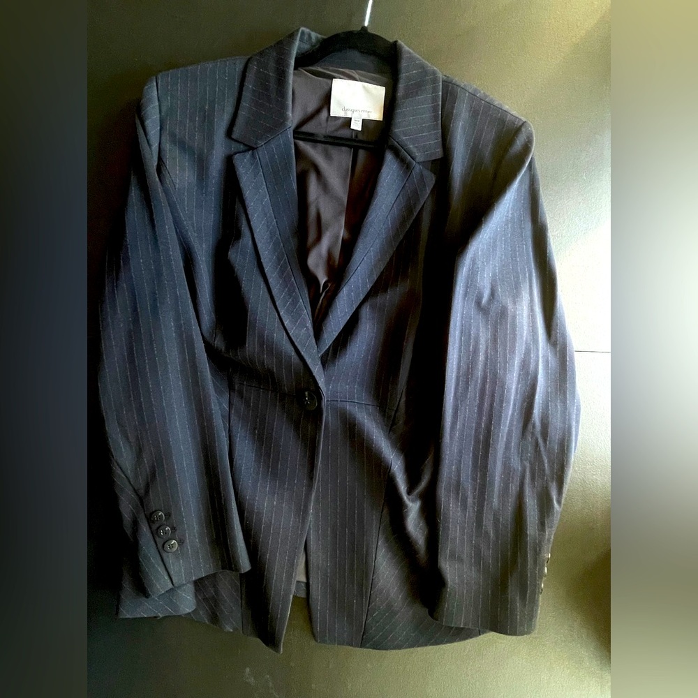 Classique 18w wool navy pinstripe blazer